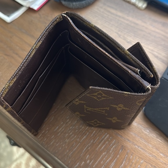 Louis Vuitton Brown Wallet - Picture 10 of 10
